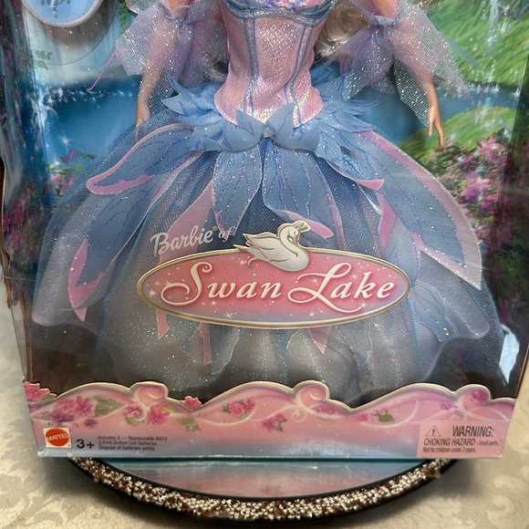 Barbie of Swan Lake Odette Fashion Doll with Light up Wings. Brand New ! - Picture 10 of 12
